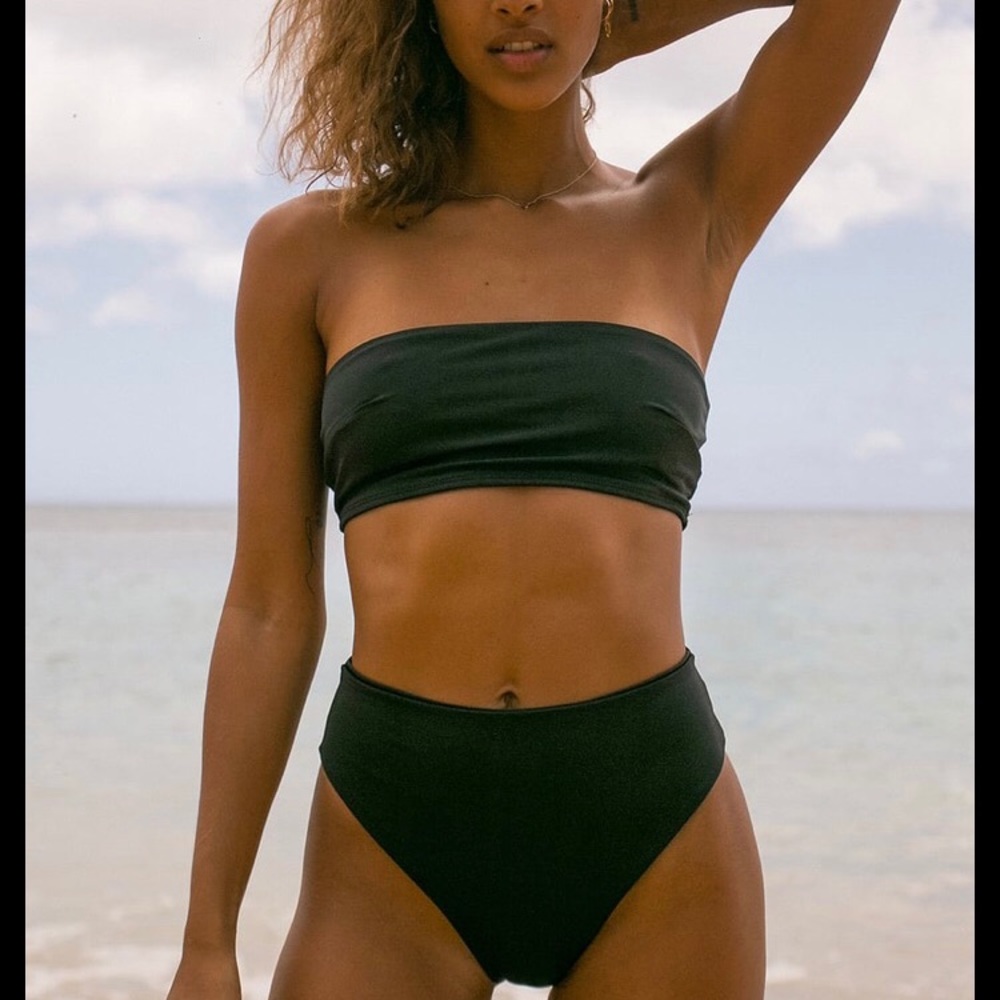 🖤Lulu’s Do Ya Thang High Waisted bathing suit bottoms